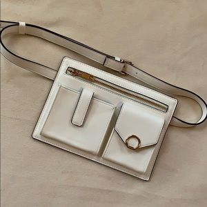 Women’s modern fanny pack!